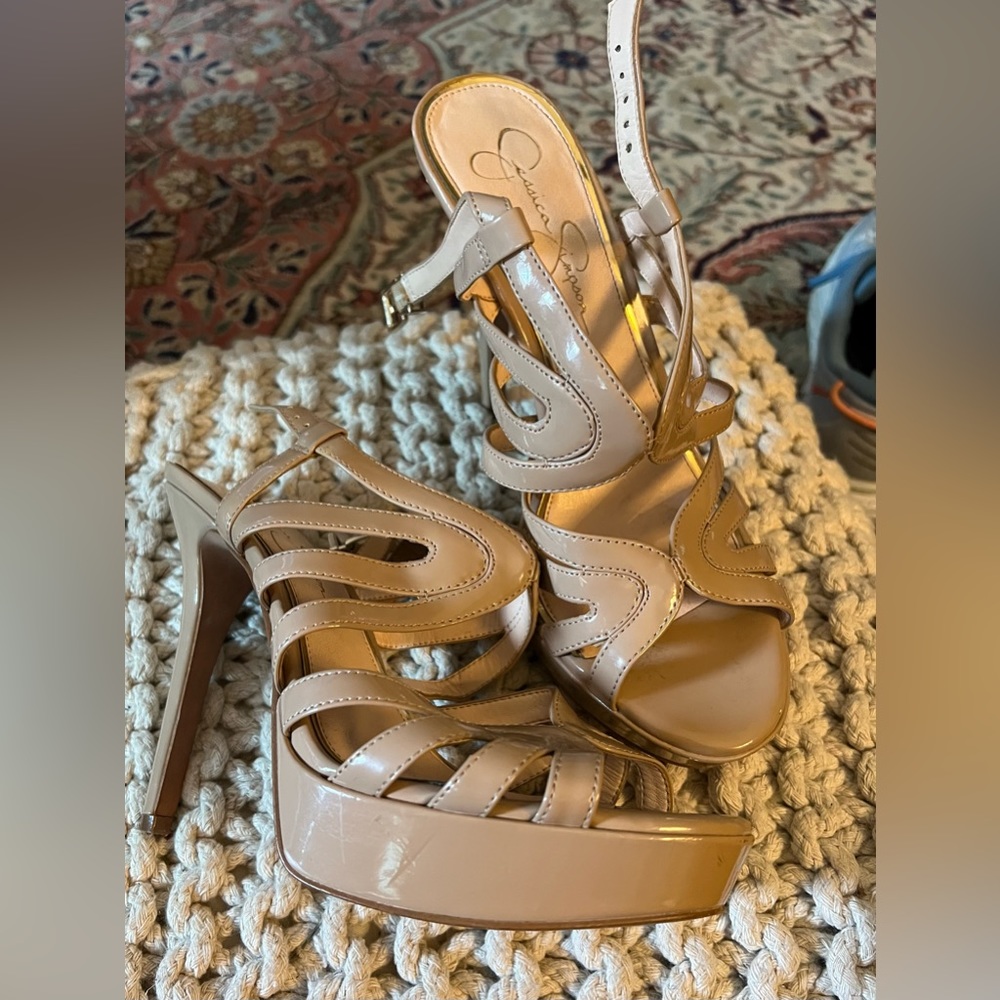 Jessica Simpson size 9